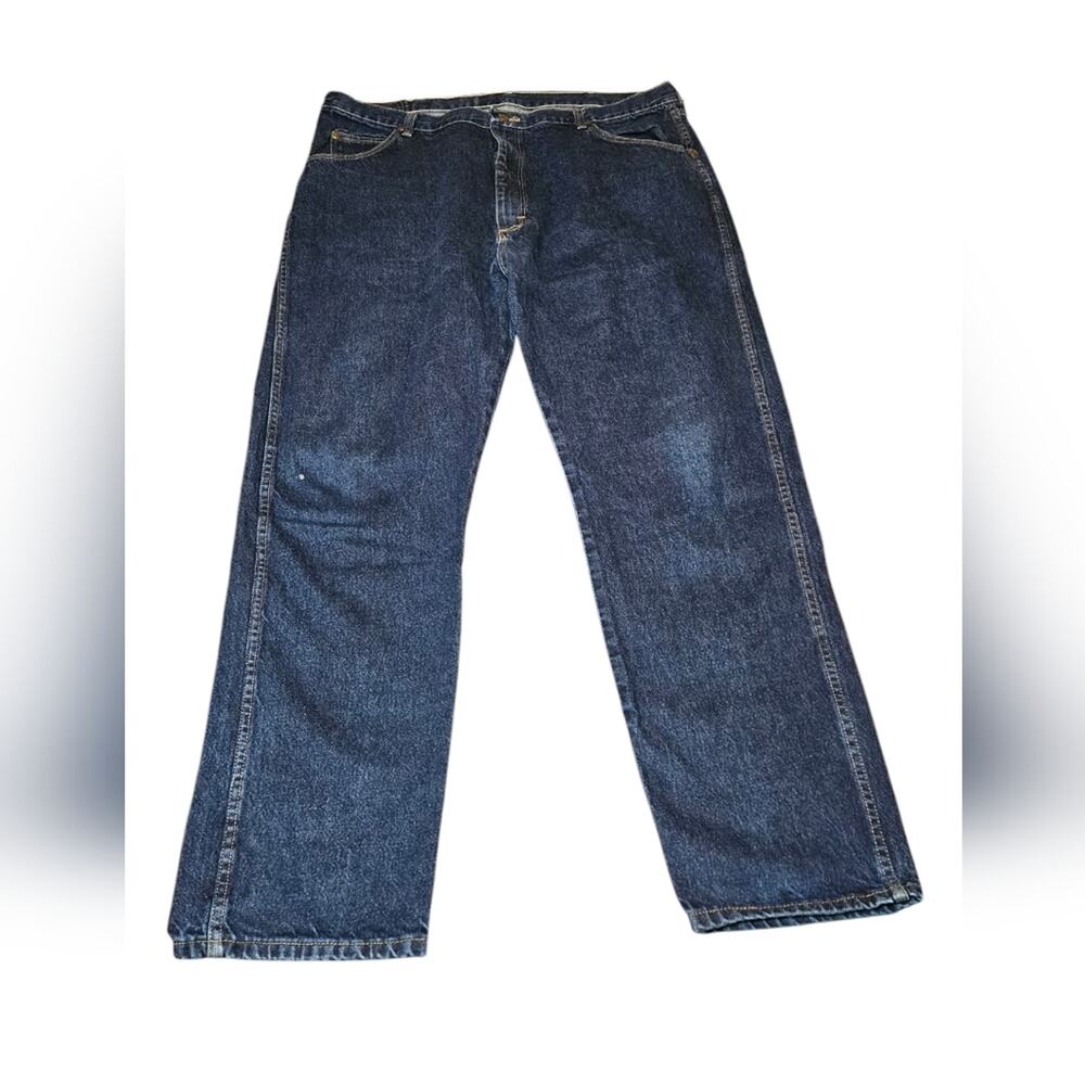 NWOT 42x32 Wrangler men's blue jeans, great shape, never worn.
